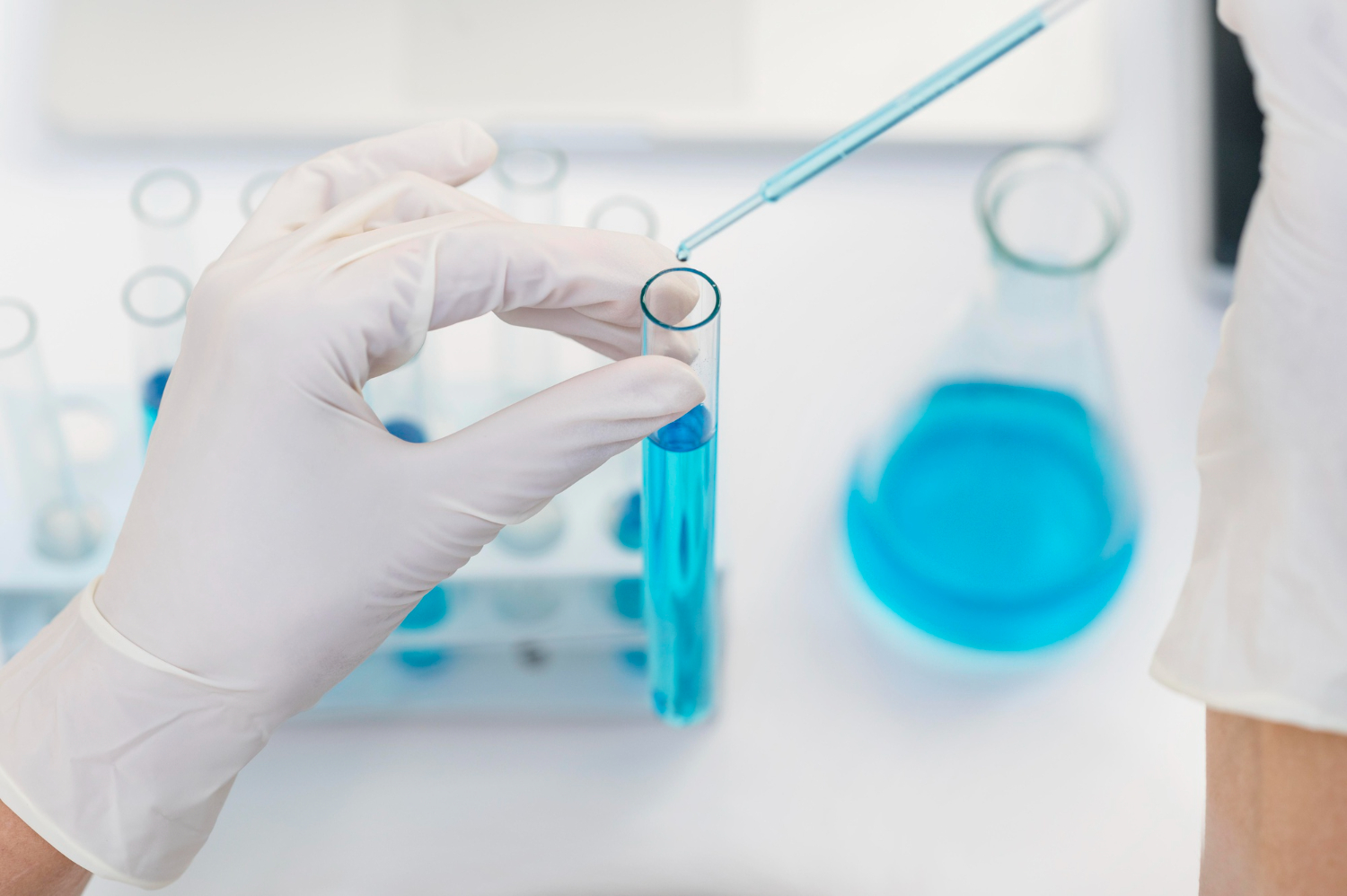 Buretas: qué son, para qué sirven y por qué son esenciales en el material volumétrico de laboratorio